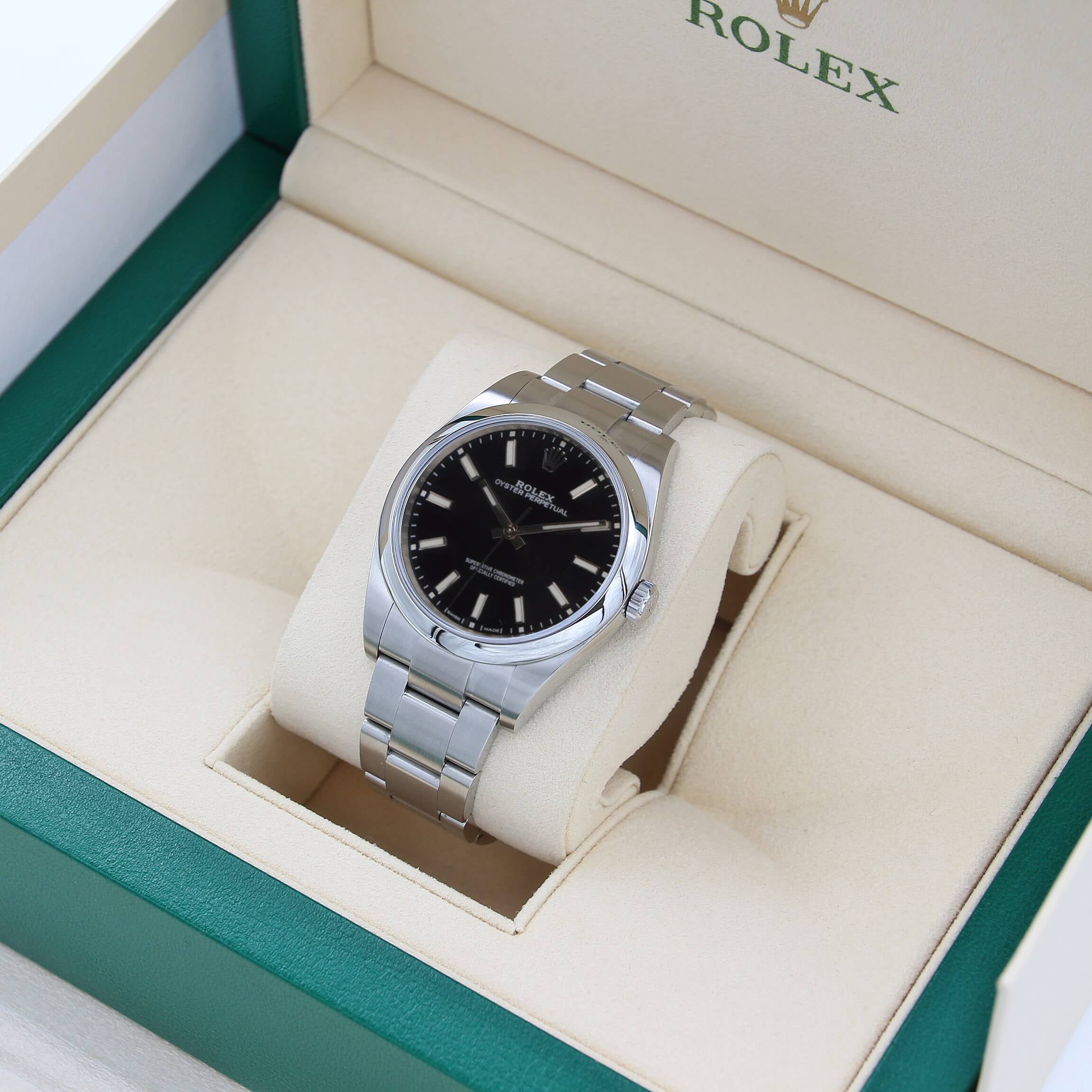 Rolex Oyster Perpetual 114300 Schwarzes Zifferblatt – Komplettset