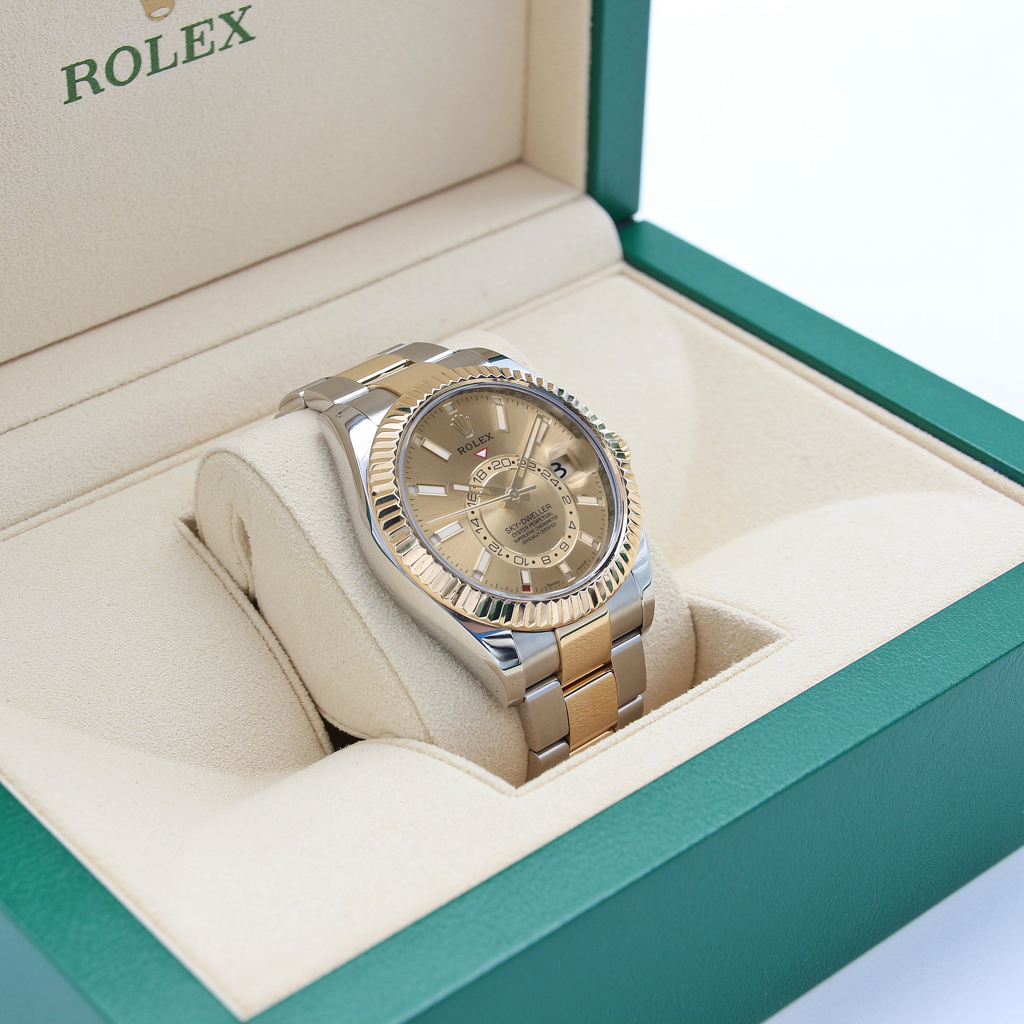 Rolex sky dweller steel gold hotsell