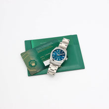 Carica l&#39;immagine nel visualizzatore di Gallery, Rolex Oyster Perpetual ref. 124200 - 34mm Blue Dial - Full set

