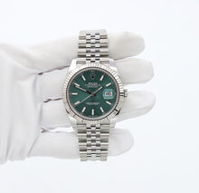 Załaduj obraz do przeglądarki galerii, Rolex Datejust ref. 126334 Green Dial Jubilee bracelet - Full Set
