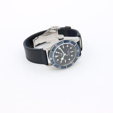 Załaduj obraz do przeglądarki galerii, Tudor Heritage Black Bay 79230B - Blue Bezel Leather strap - NEW 2022 Full Set
