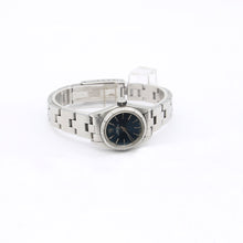 Załaduj obraz do przeglądarki galerii, Rolex Oyster Perpetual ref. 67230 - Blue Dial

