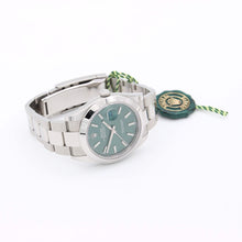 Carica l'immagine nel visualizzatore di Gallery, Rolex Datejust ref. 126300 Green Dial Oyster bracelet - Full Set
