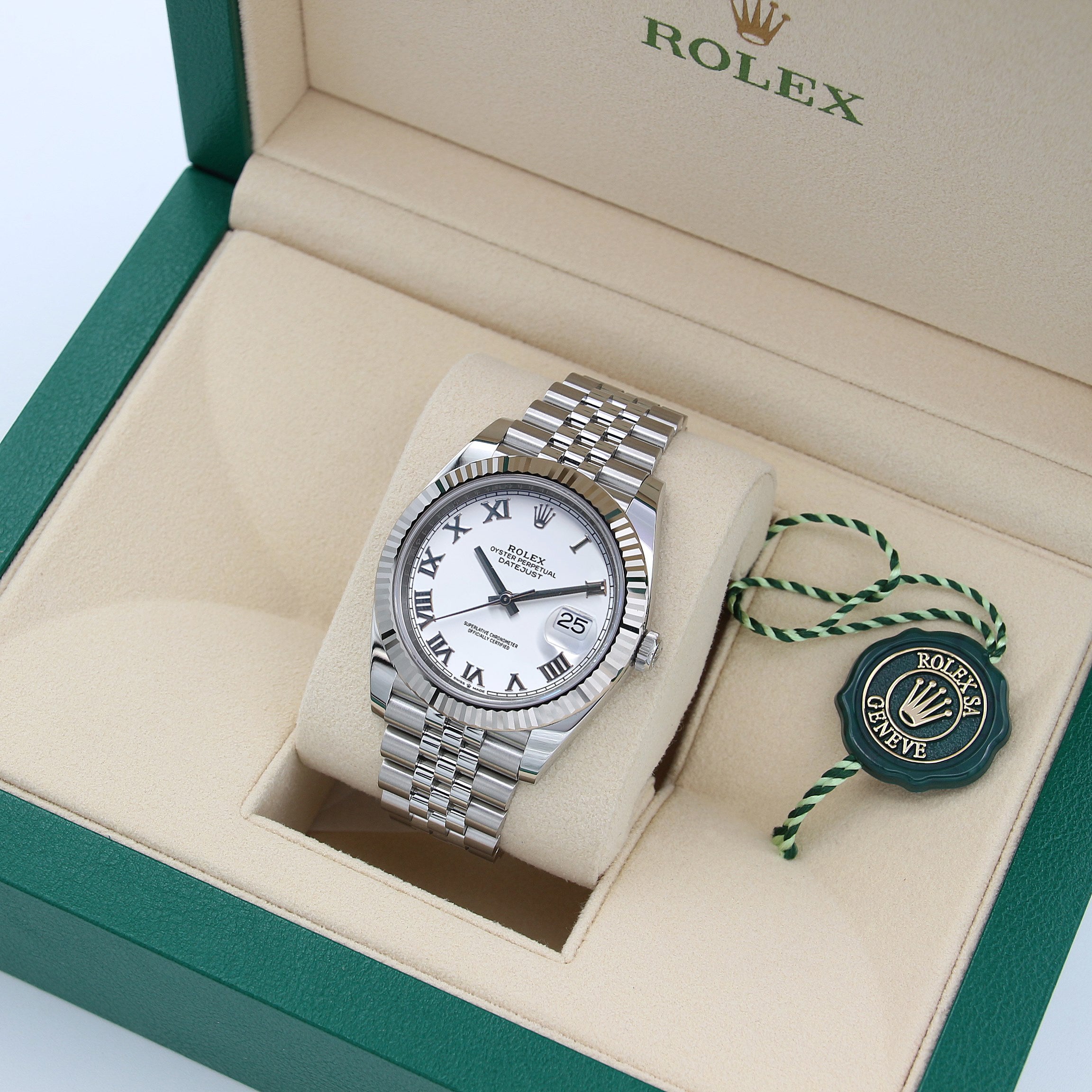 Rolex Datejust ref. 126334 Weißes Jubilee-Armband mit römischem Zifferblatt – komplettes Set