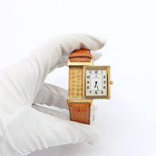 Załaduj obraz do przeglądarki galerii, Jaeger-LeCoultre Reverso Classique ref. 250.1.86 18K Gold Leather strap
