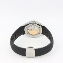 Załaduj obraz do przeglądarki galerii, Patek Philippe Aquanaut Jumbo ref. 5167A
