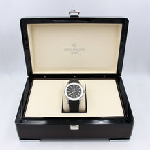 Załaduj obraz do przeglądarki galerii, Patek Philippe Aquanaut Jumbo ref. 5167A
